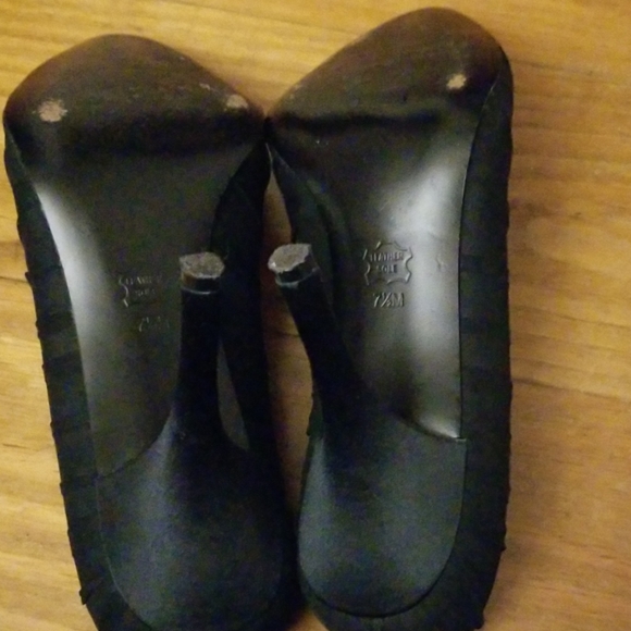 White House Black Market black heels - Picture 6 of 8